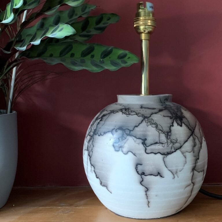 Round horsehair lampbase